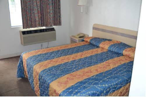 Super 7 Inn Memphis Extérieur photo